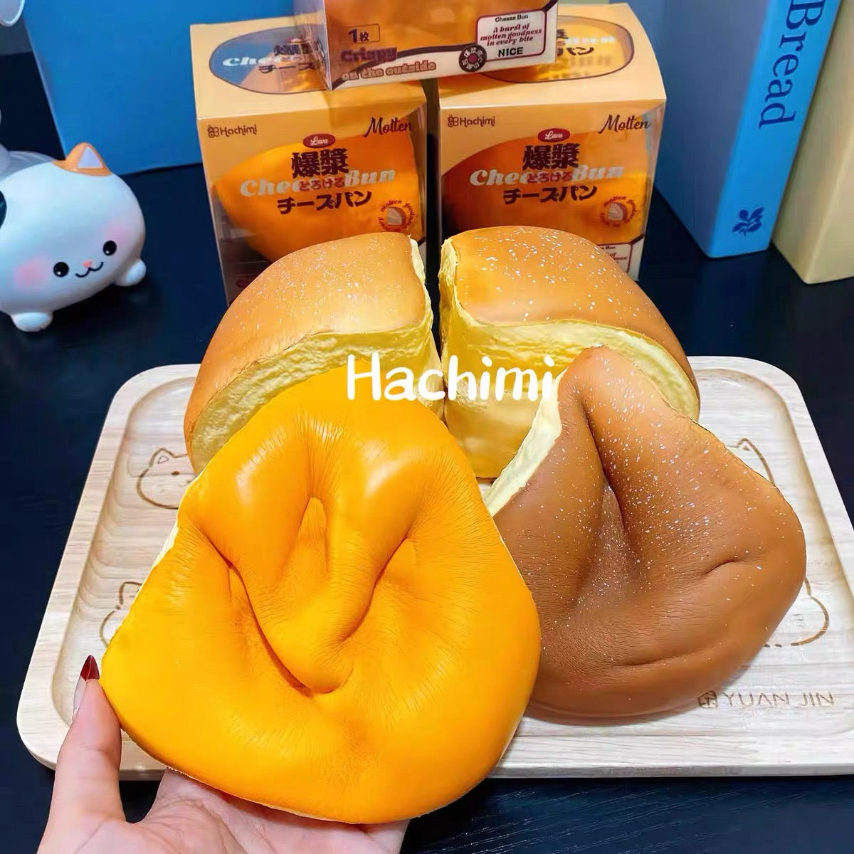 Hachimi Molten Cake Squishy
